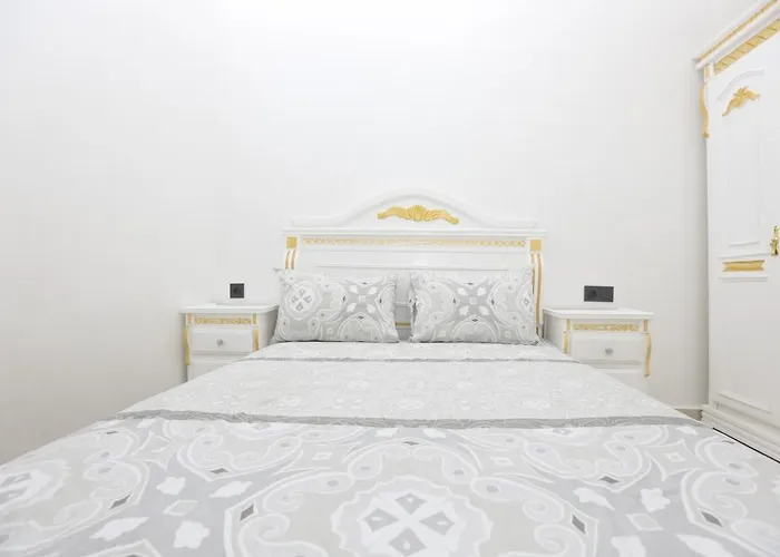 Velasquez Apartment