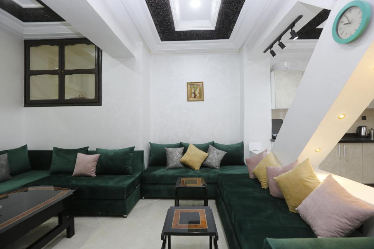Velasquez Apartment *