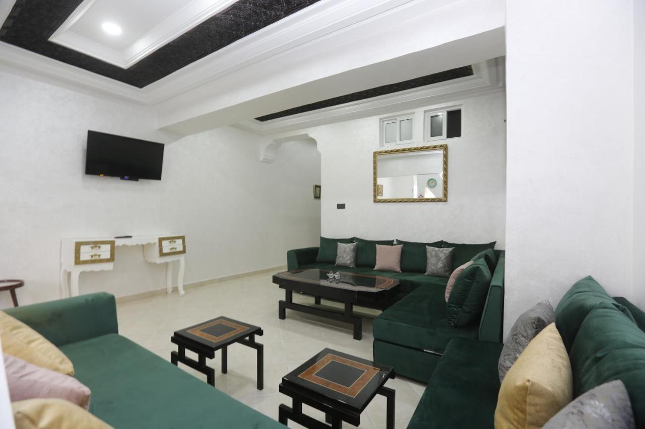 Velasquez Apartment
